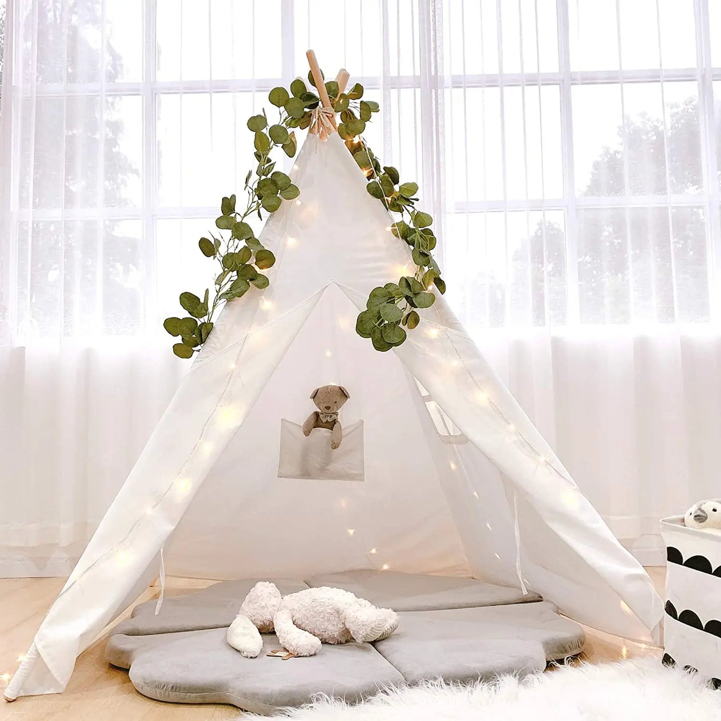 Kids Tent Teepee Tent For Children Portable Tipi Infantil House For Girl Cabana Boy Tents Decoration Carpet LED Lights